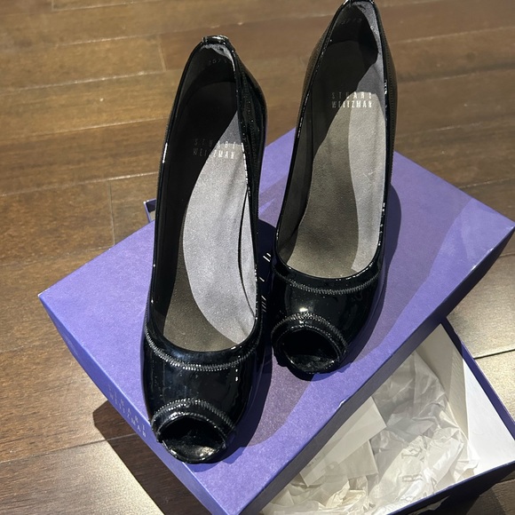 Stuart Weitzman patent peep toe heels - Picture 1 of 7